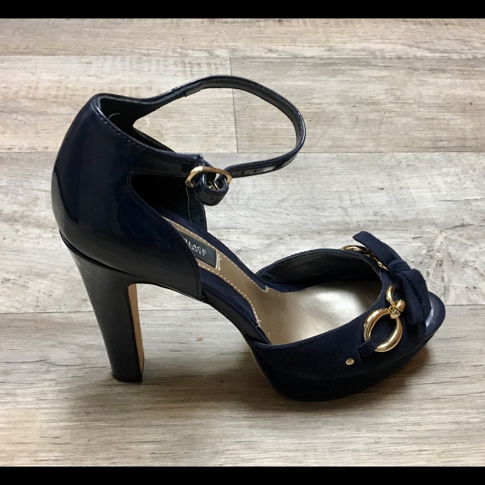 White House Black Market navy heels!